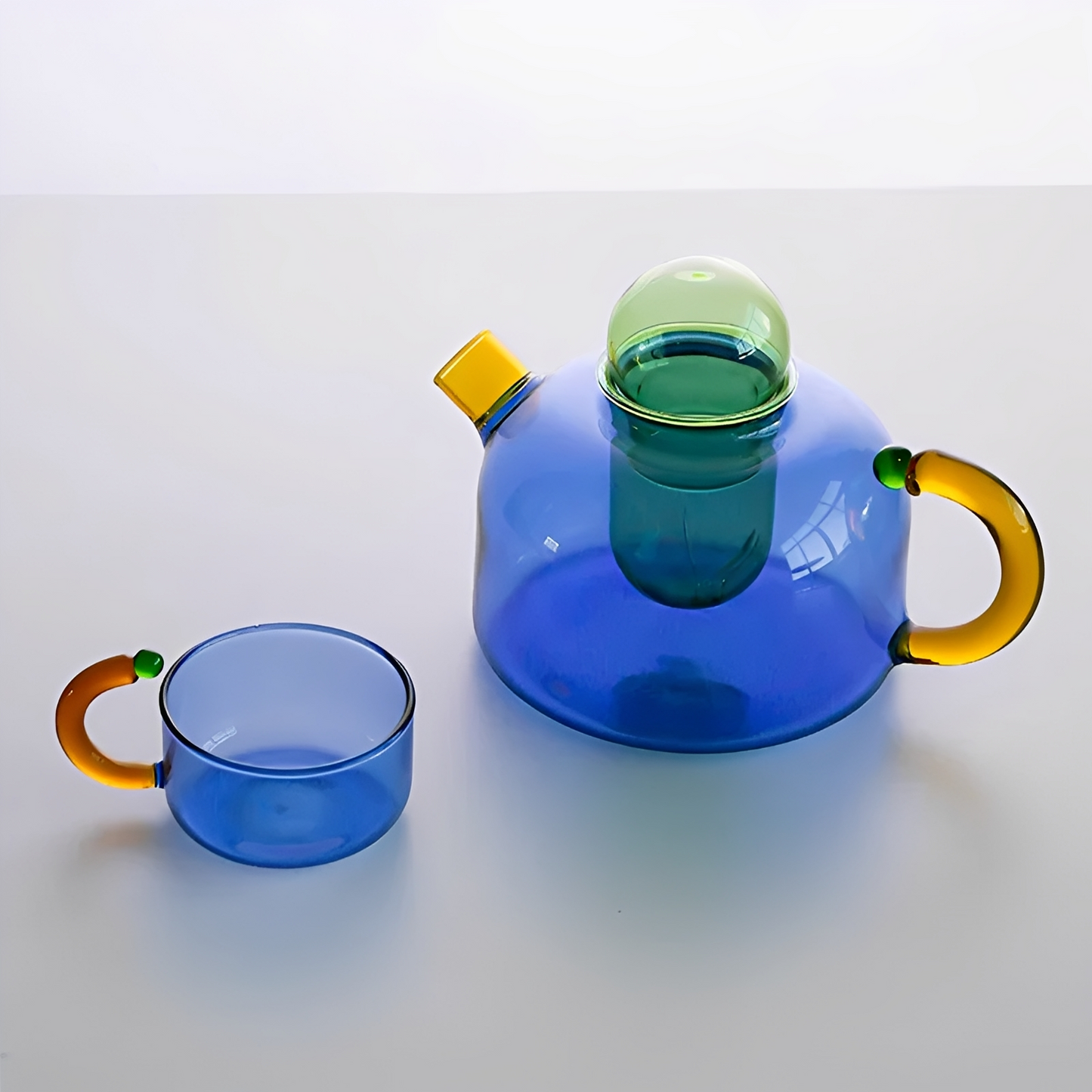 Taya – Teekanne mit Farbkontrast aus hitzebeständigem Glas