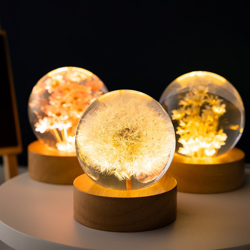 Flor – Glaskugel mit unvergänglicher Blume & Musikbox aus Holz