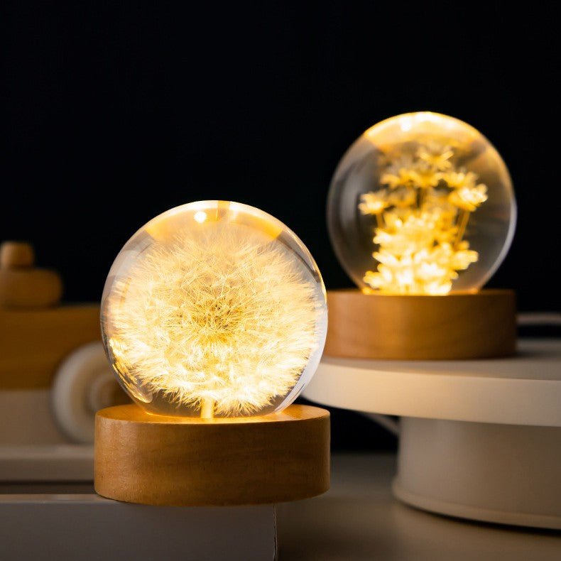 Flor – Glaskugel mit unvergänglicher Blume & Musikbox aus Holz
