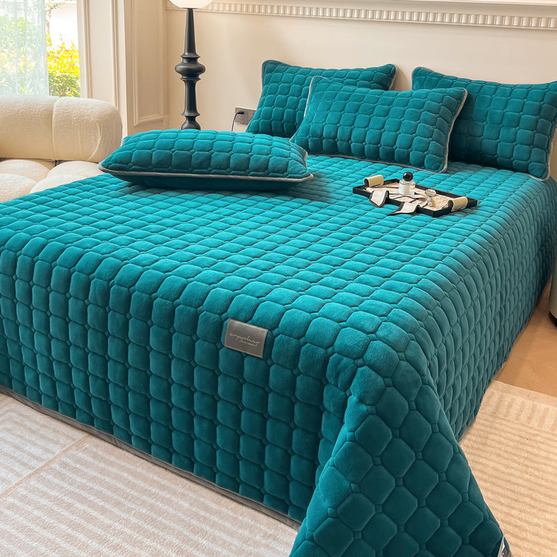 SoftGrid – Kuschelige Tagesdecke mit moderner Rautentextur
