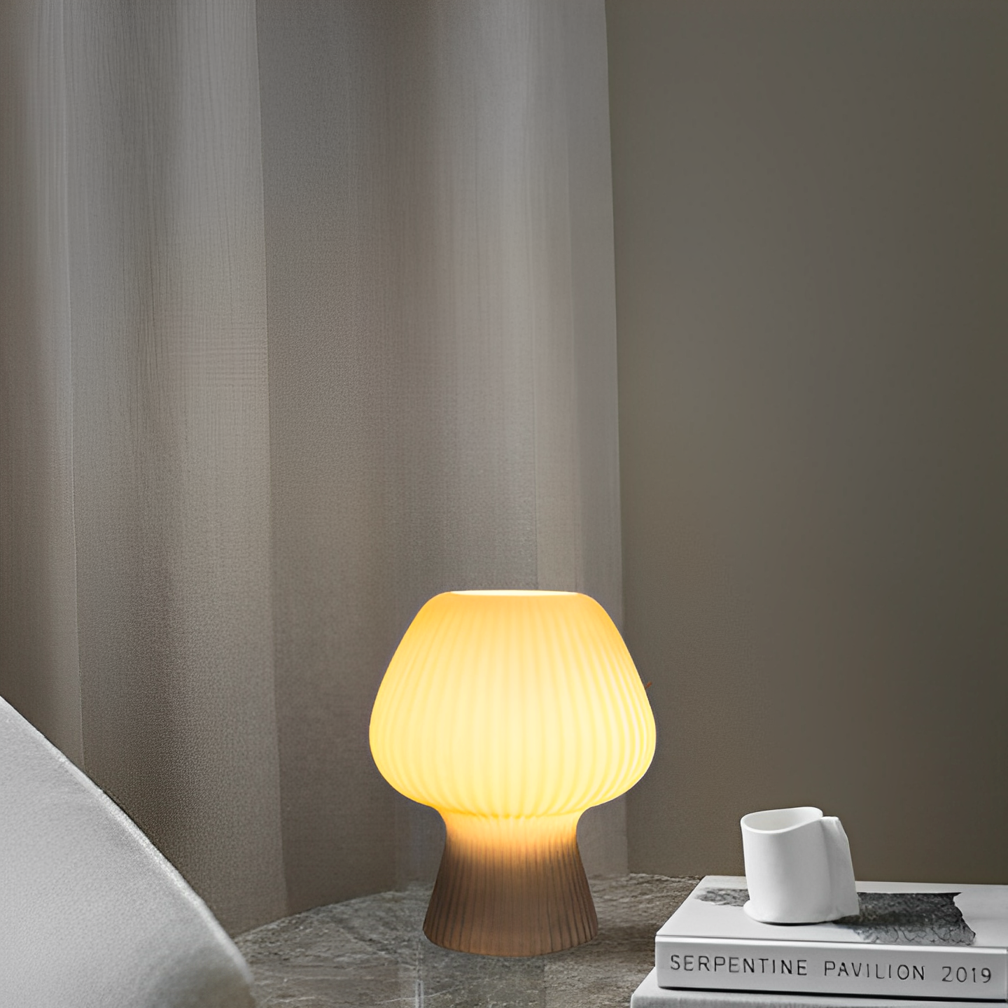 Velmira – Alte Tischlampe im Retro-Stil für Schlafzimmer & Nachttisch