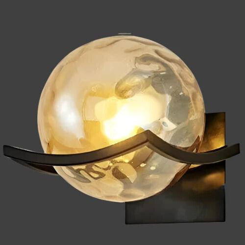 Nolan – Moderne LED-Wandlampe aus Glas