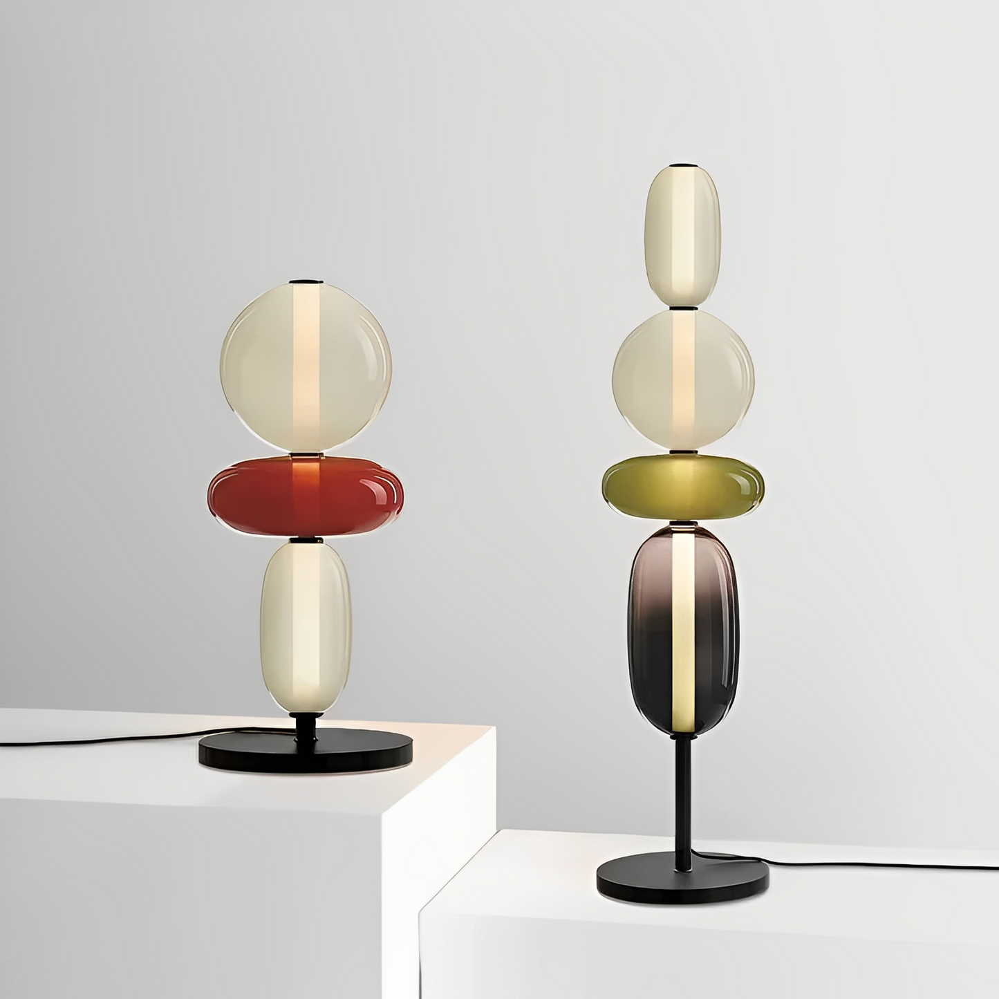 PrismGlow – Bunte Glas-Stehlampe mit beeindruckenden Lichteffekten