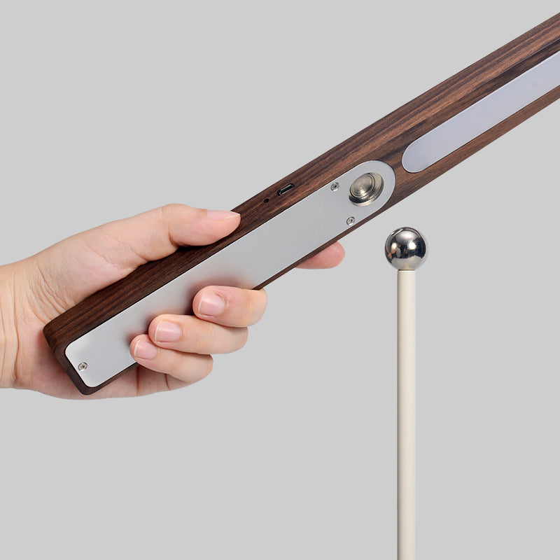 Kylie – Schicke LED-Holztischlampe mit Helligkeitsregler