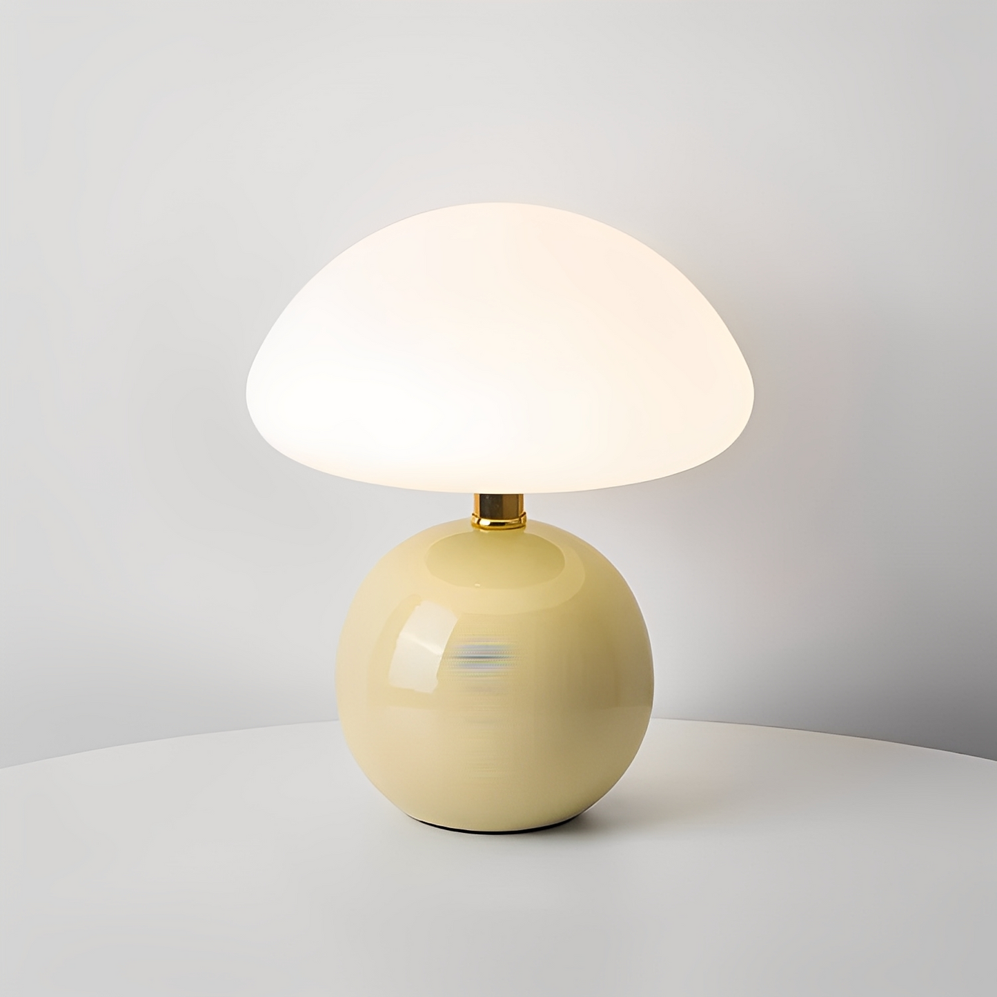 Jhapz – Pilz Tischlampe im modernen Frost-Stil