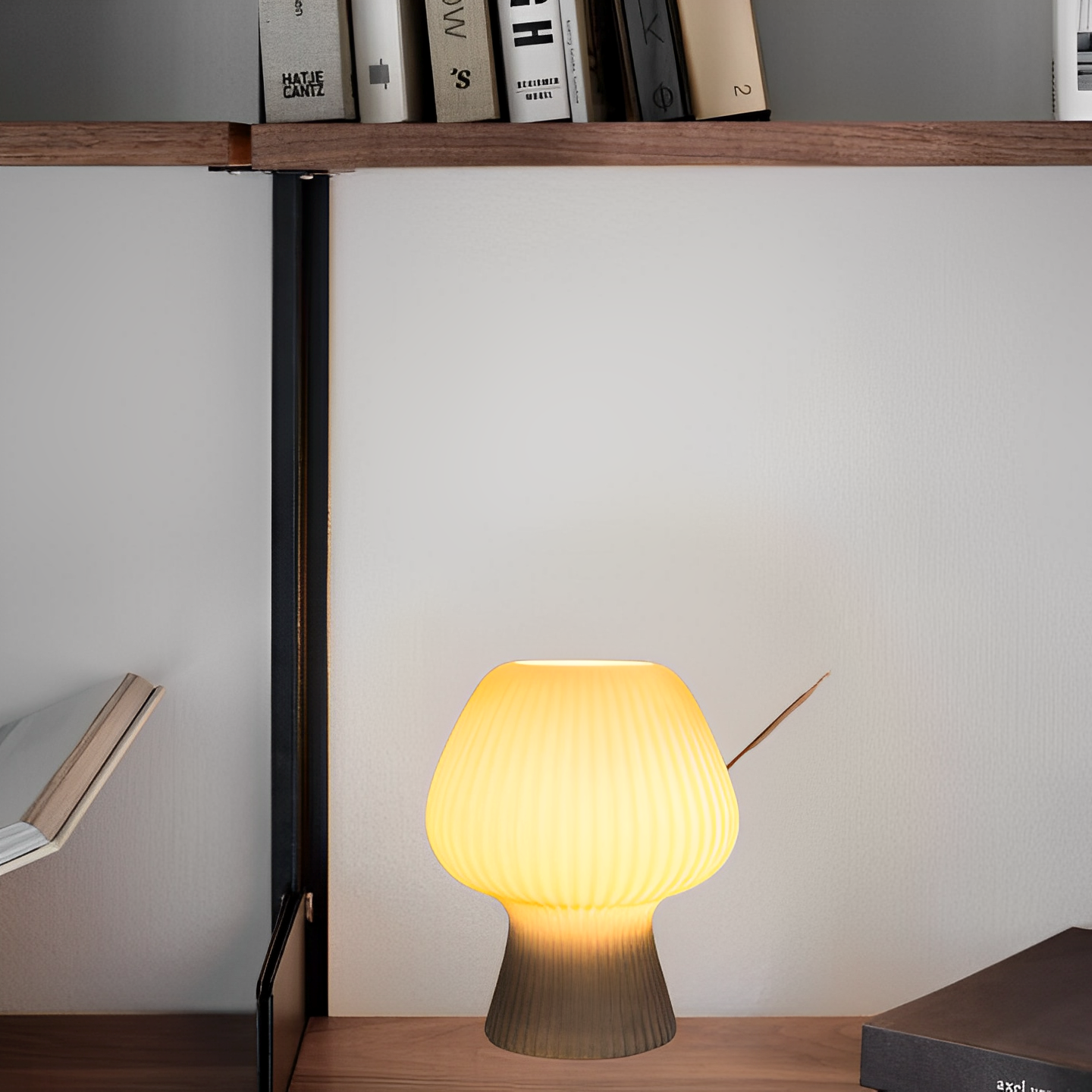 Velmira – Alte Tischlampe im Retro-Stil für Schlafzimmer & Nachttisch
