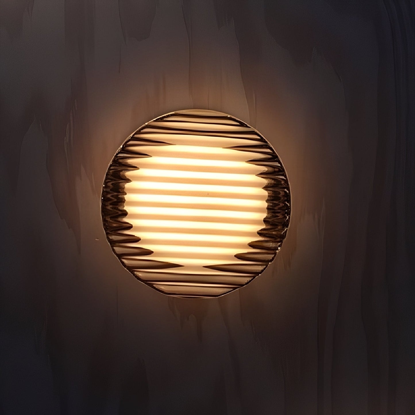 Kira – Skandinavische Wandlampe mit Wellenmuster