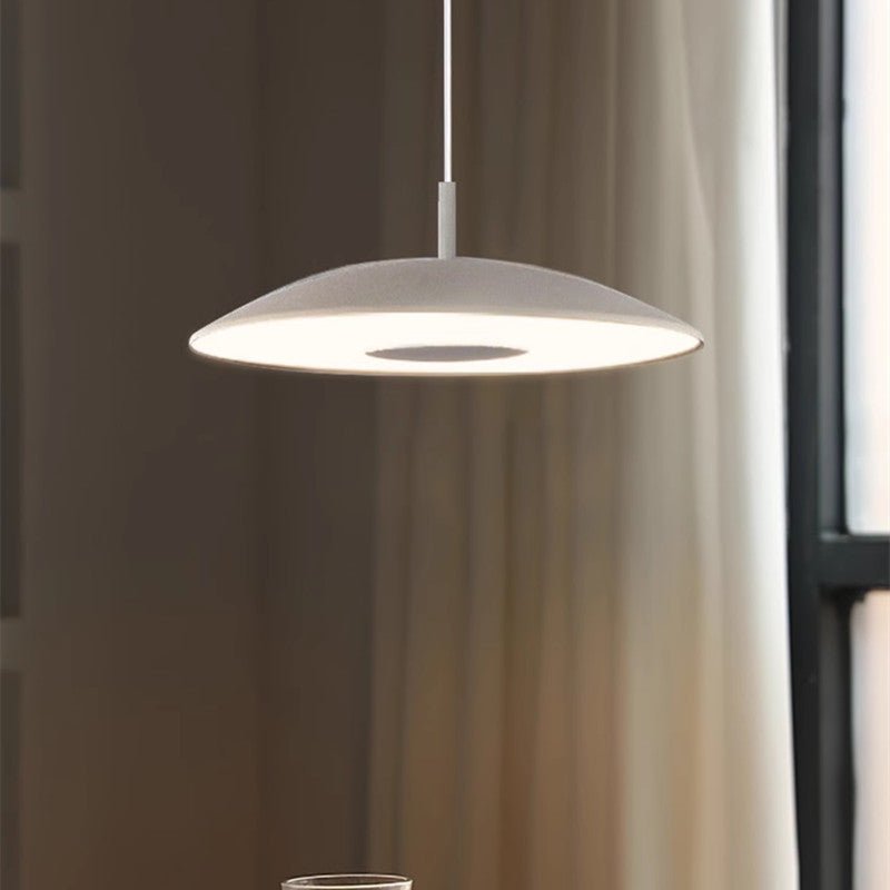 Inari – Deckenleuchte im minimalistischen Bauhaus-Design
