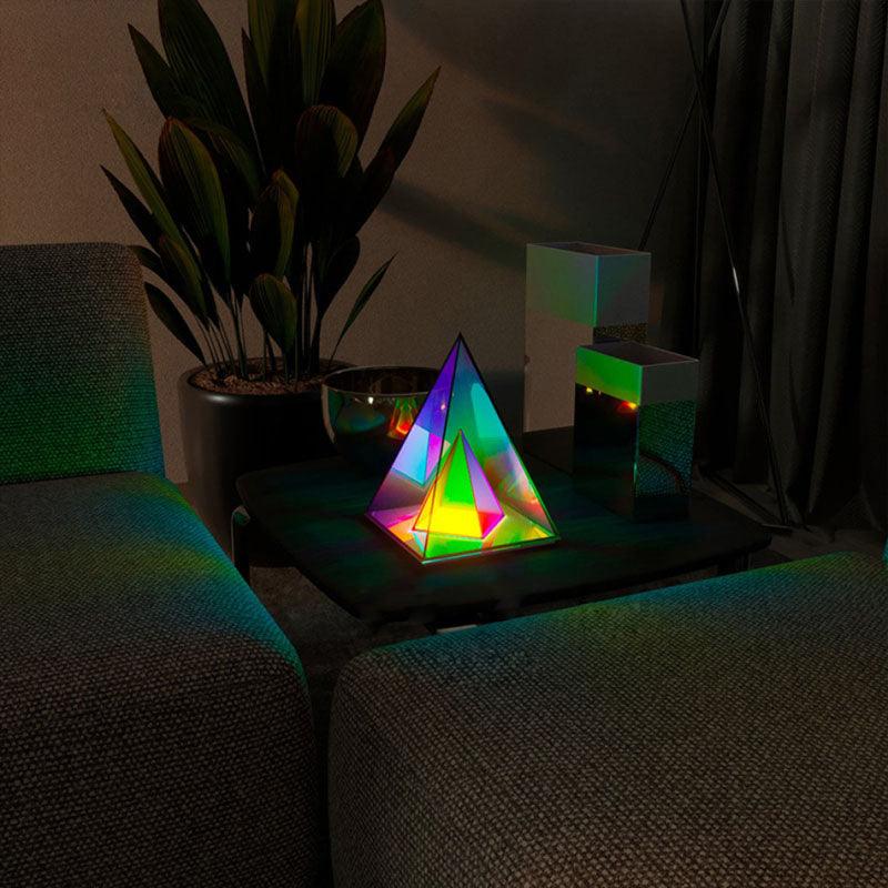 InfinityGlow – LED-Tischlampe mit endlosem 3D-Spiegeleffekt im Würfel-Design