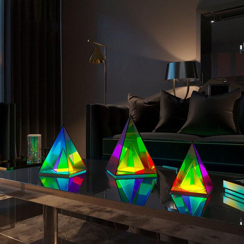 InfinityGlow – LED-Tischlampe mit endlosem 3D-Spiegeleffekt im Würfel-Design