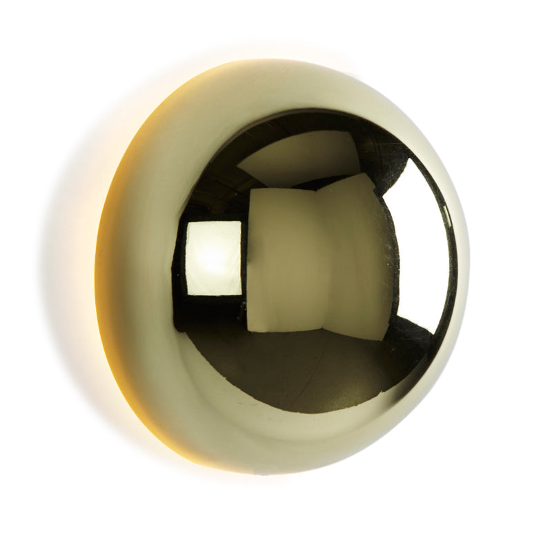 BauLicht – Wandlampe im Bauhaus-Stil mit mittelalterlicher Note