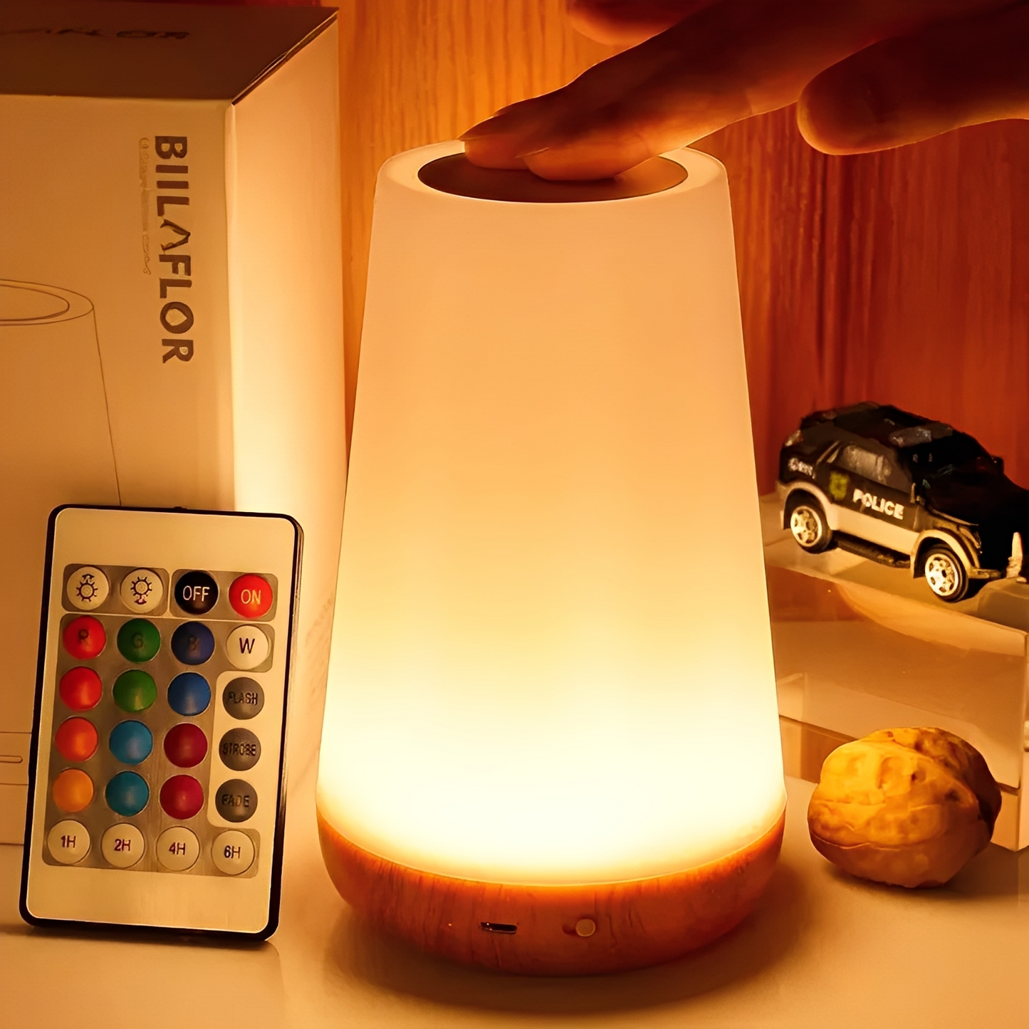 Nami – Tischlampe im Holzoptik-Design