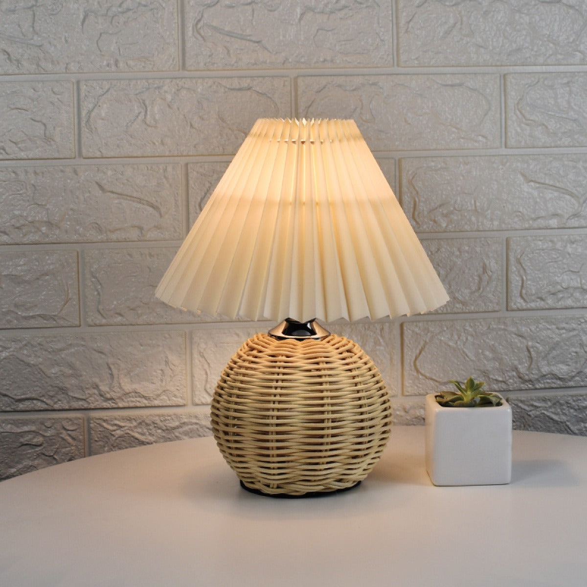 Elodia – Gefaltete Lampe für den Nachttisch