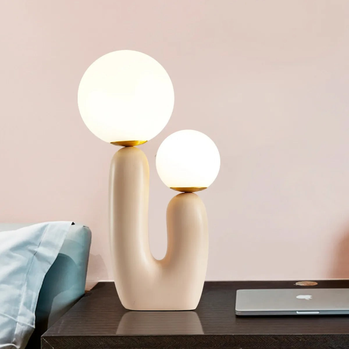 Pirena – Skandinavische Tischlampe für Kinder- und Schlafzimmer