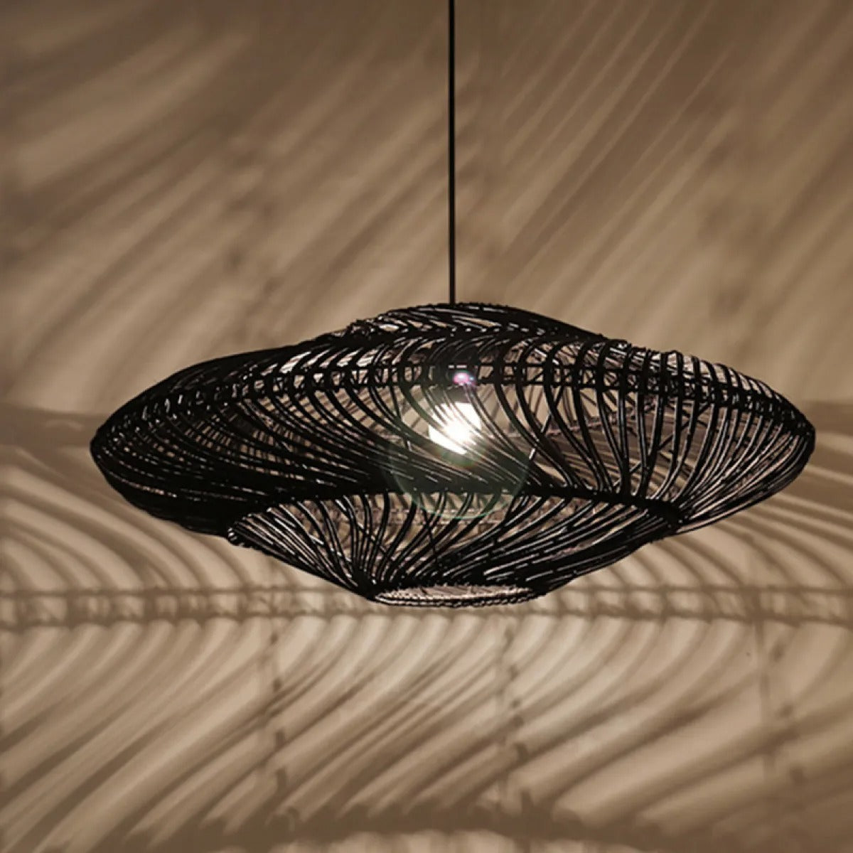 Radiar – Vintage Hängeleuchte aus Rattan