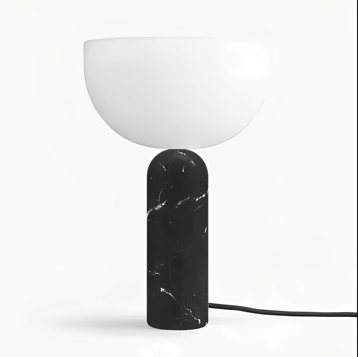 Raja – Schicke Tischlampe mit Marmorfuß und stilvollem Design