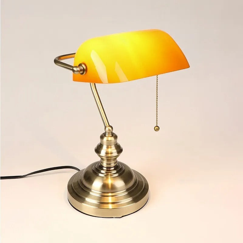 Estelle – Vintage Europäische Tischlampe