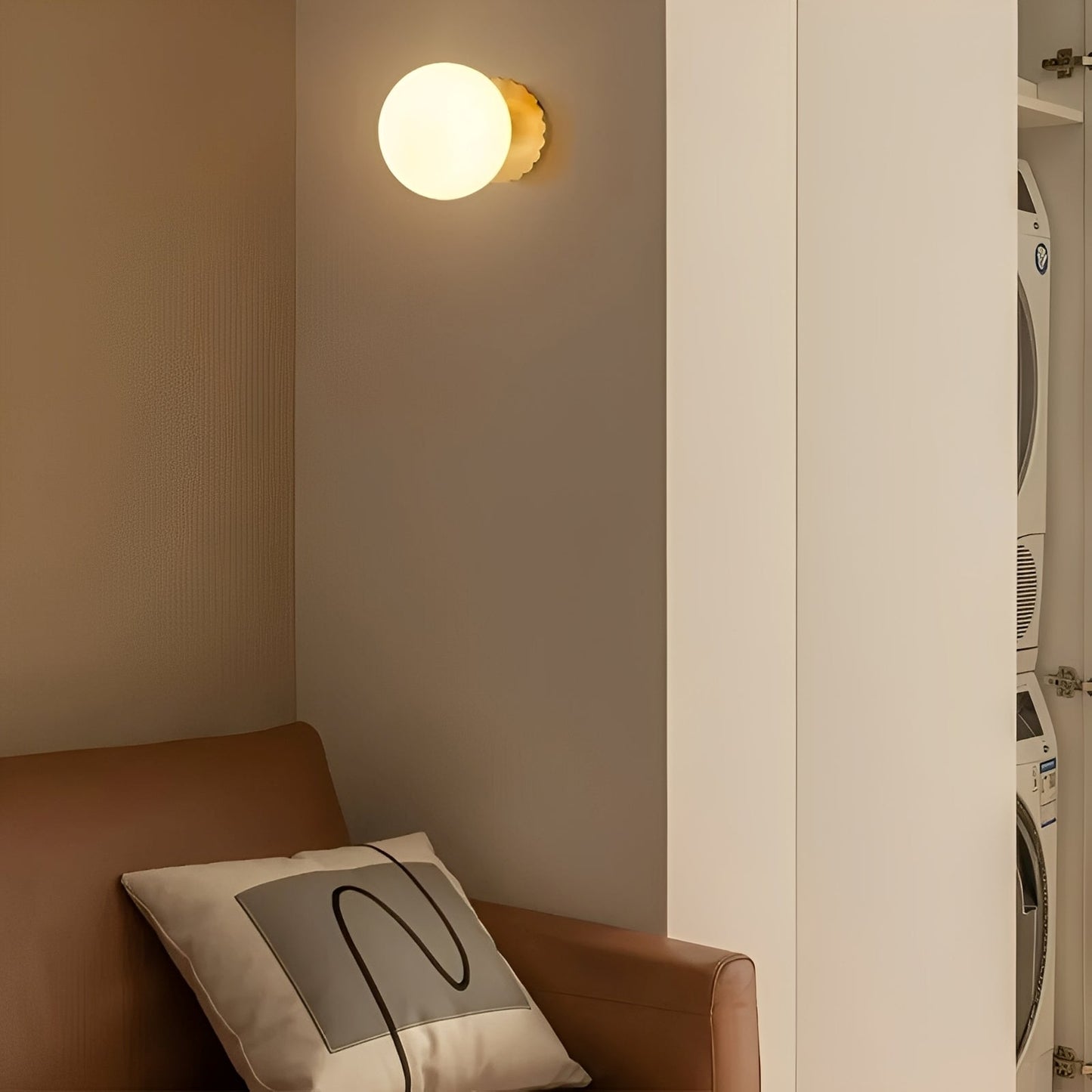 Ylva – Glaswandlampe für Wohn- und Schlafzimmer