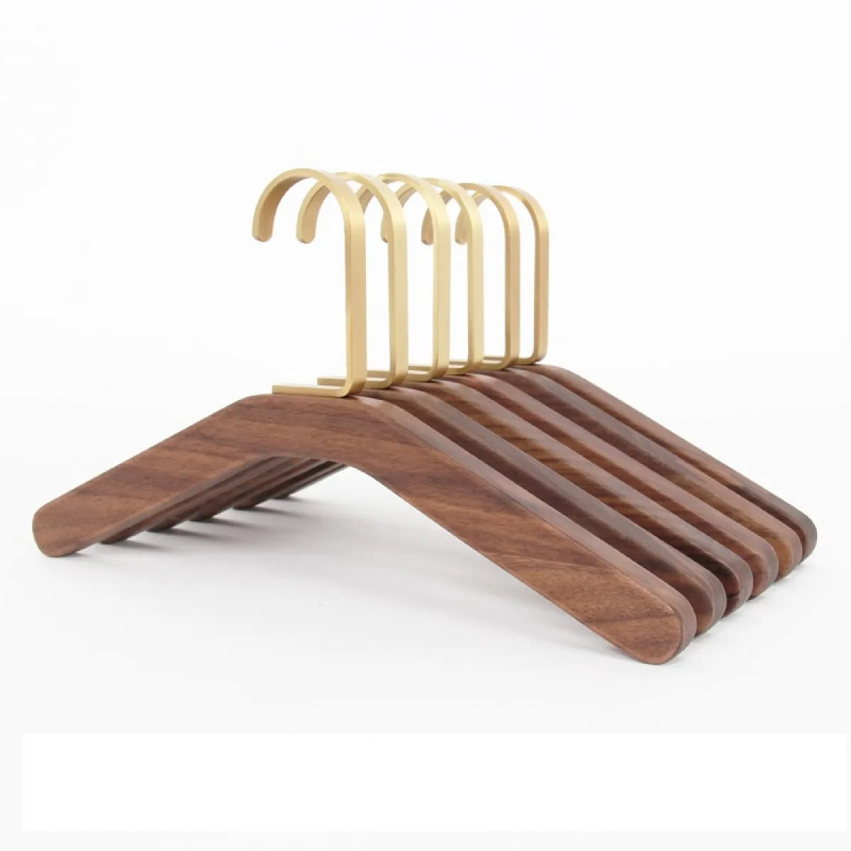 Dorian – Kleiderbügel aus Schwarznuss-Holz & Messing