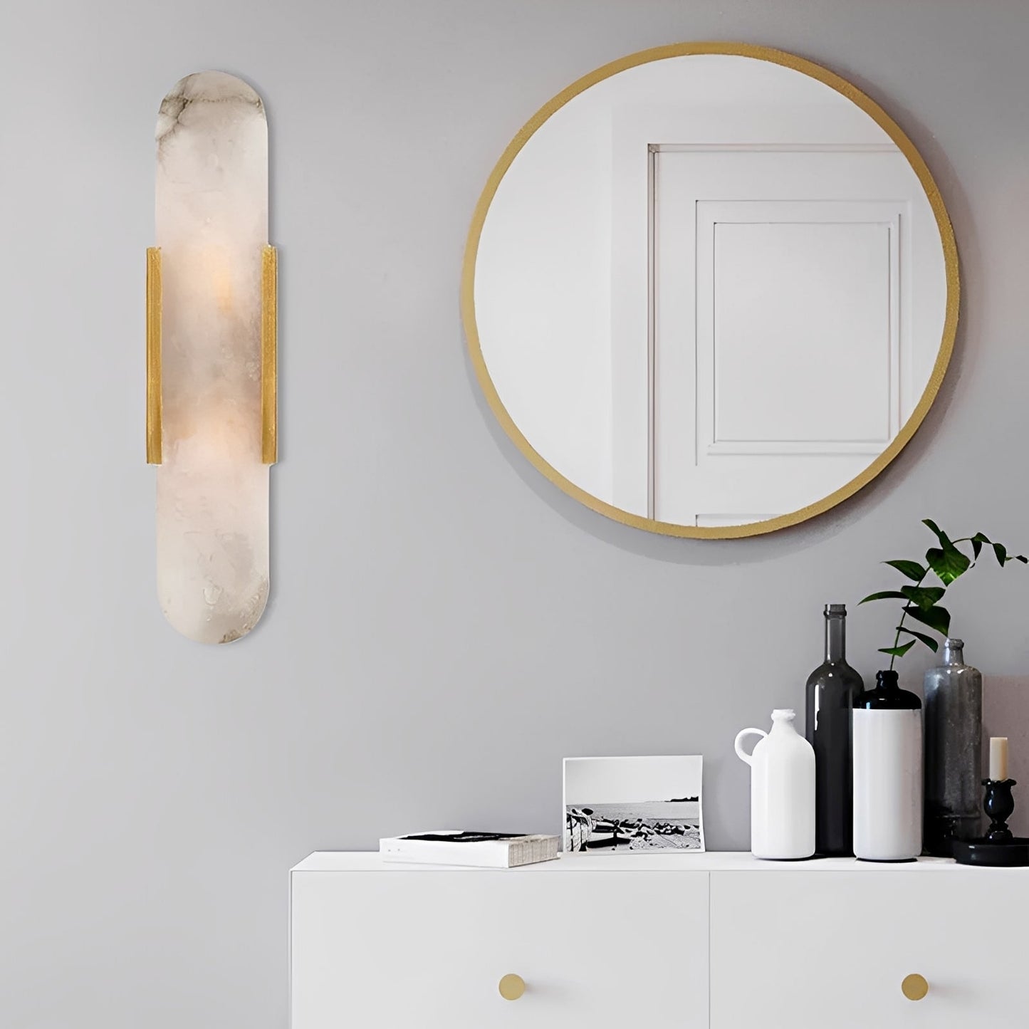 Maris – Zeitgemäße Wandlampe aus Naturmarmor