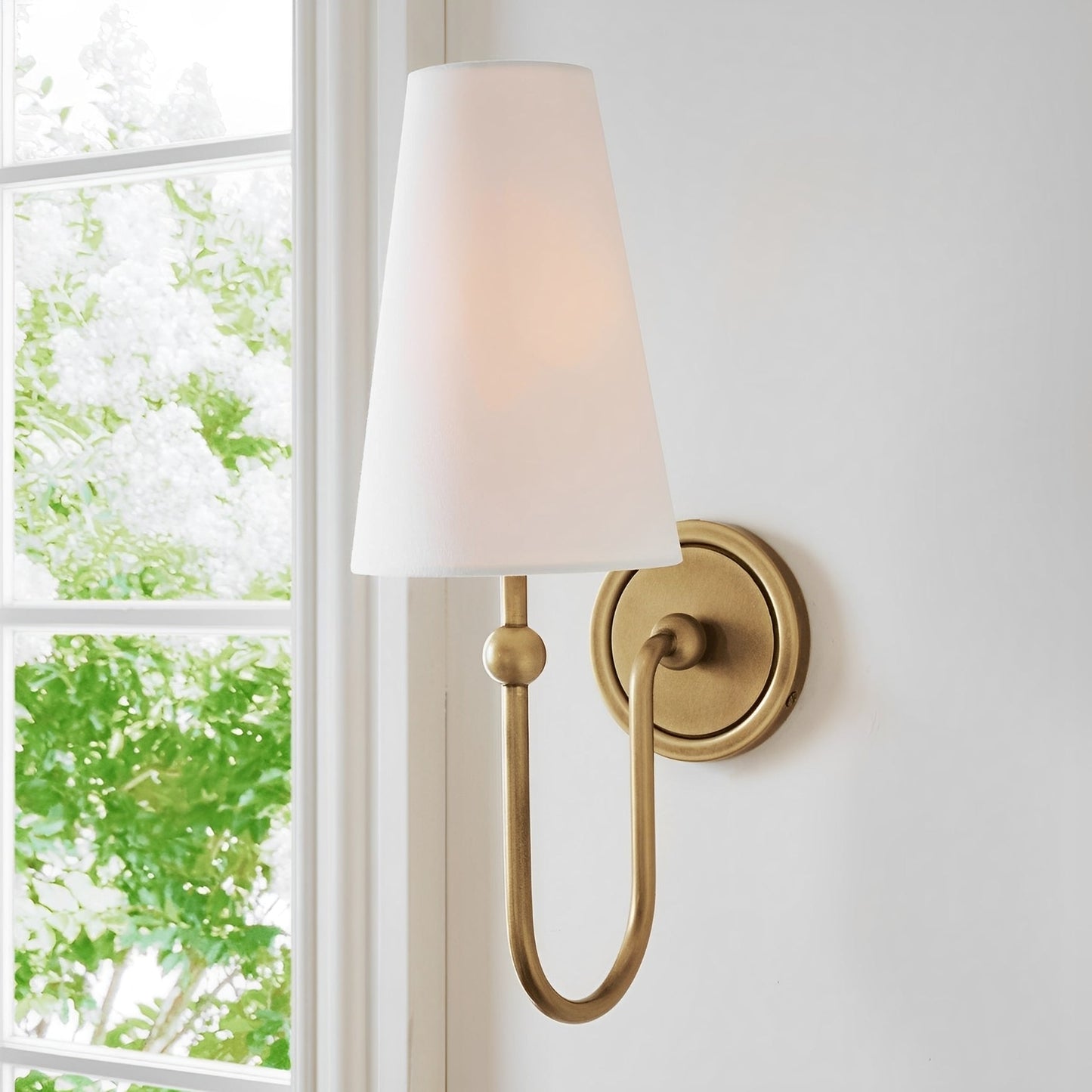 Eloise – Französische Wandlampe aus Kupfer & Leinen