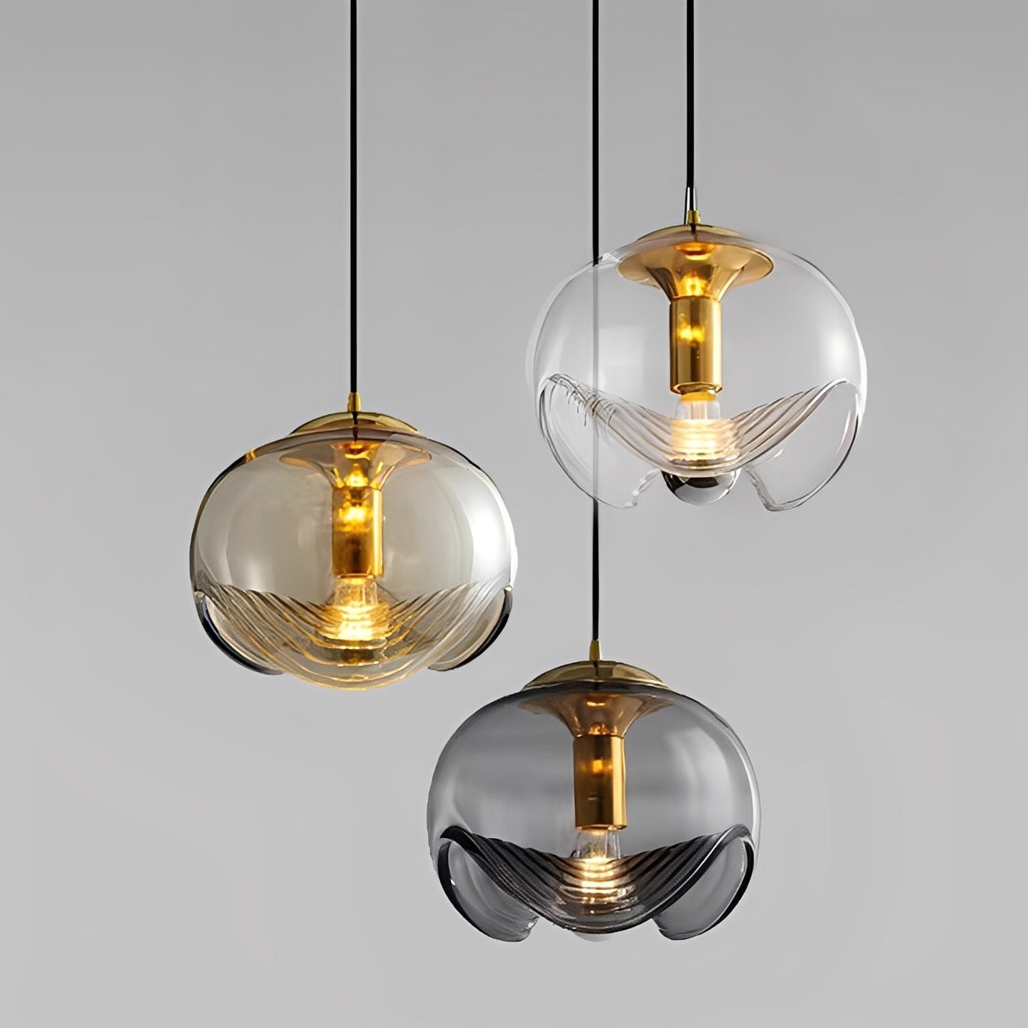 Marleen – Elegante Pendelleuchte mit Glaskugel