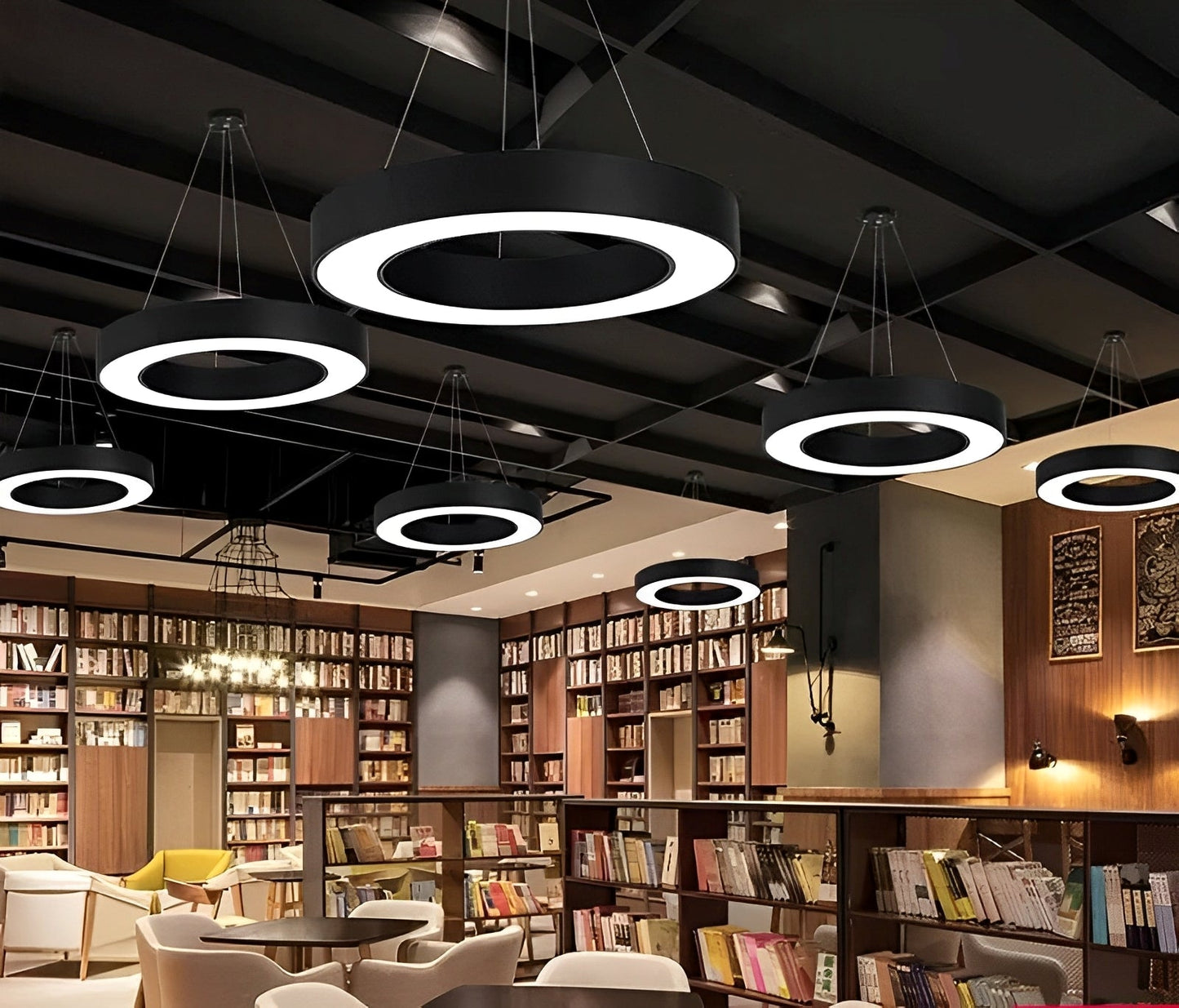 Orbis – Minimalistische LED-Hängelampe als Ring in Schwarz
