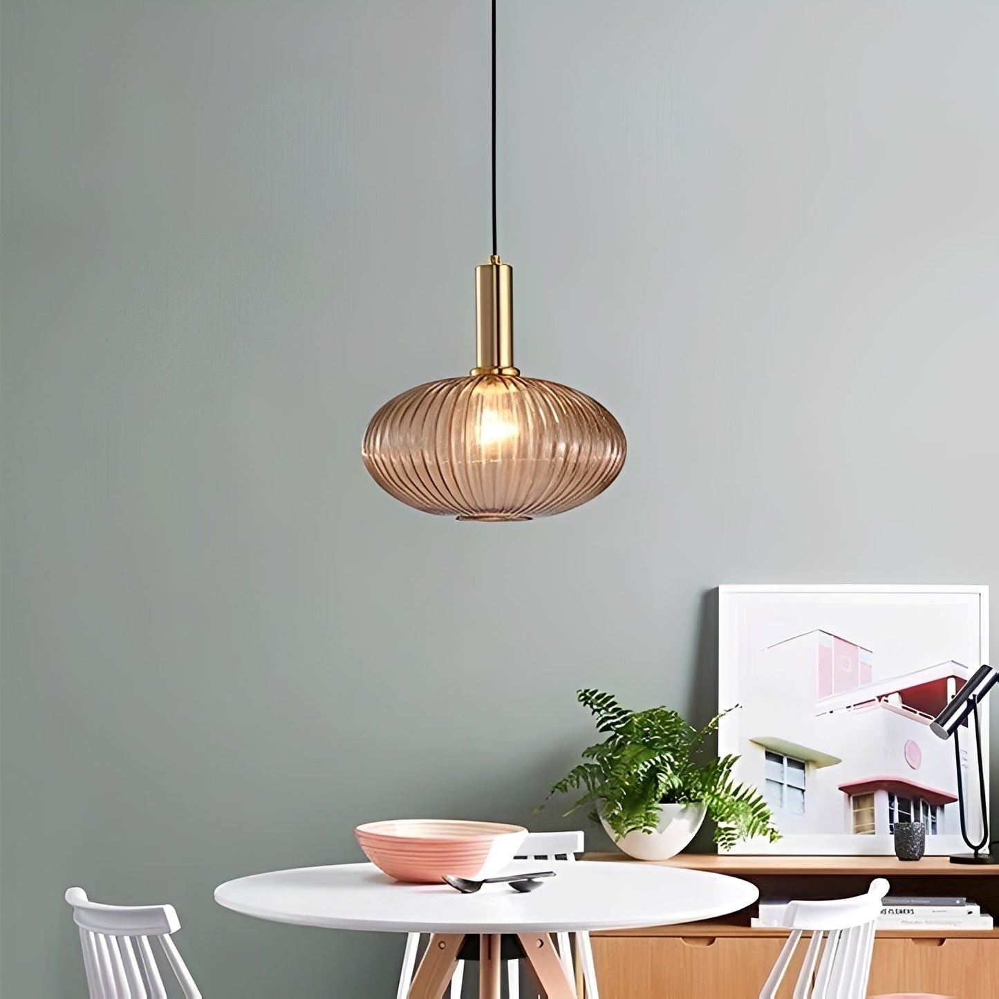 Noah – Moderne Hängelampe aus Glas im Retro-Luxus-Design