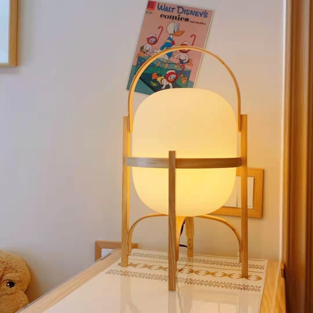Malin – Holz & Glas Standlampe