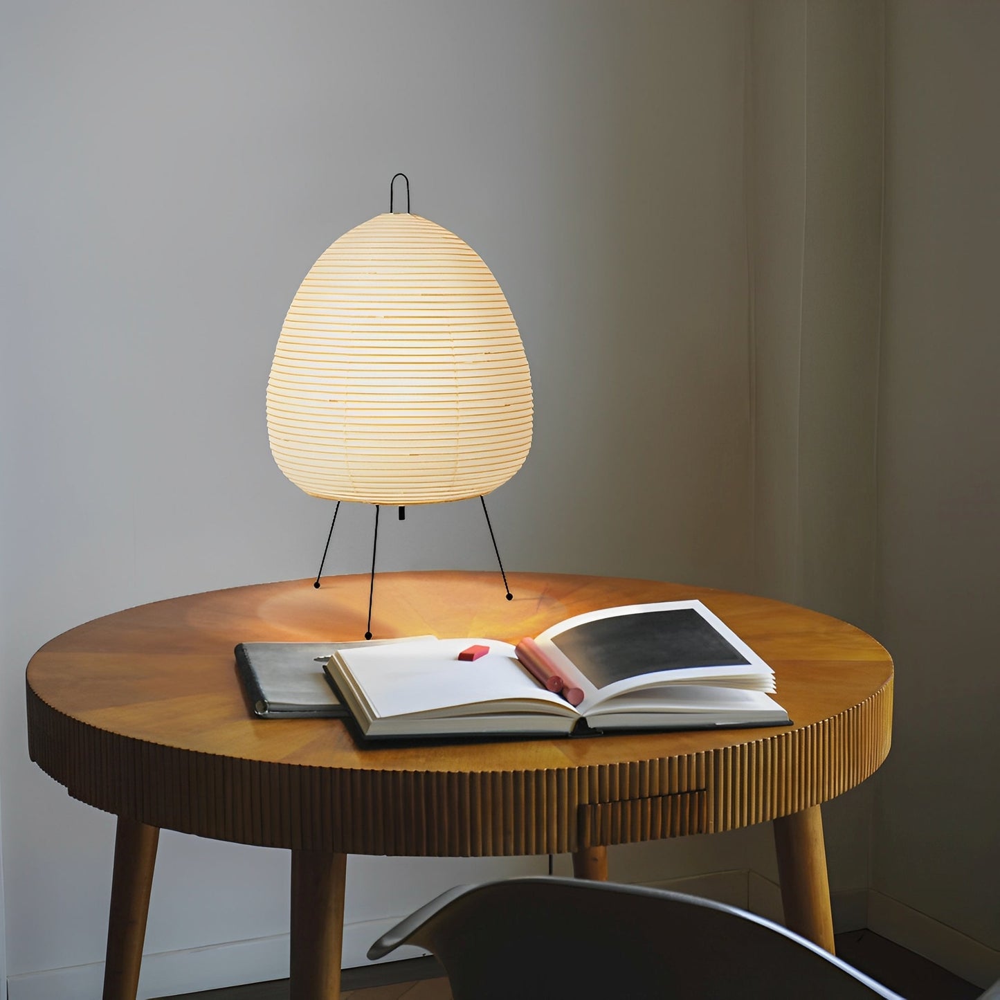 Suki – Japanische Tischlampe mit Reispapier-Lampenschirm