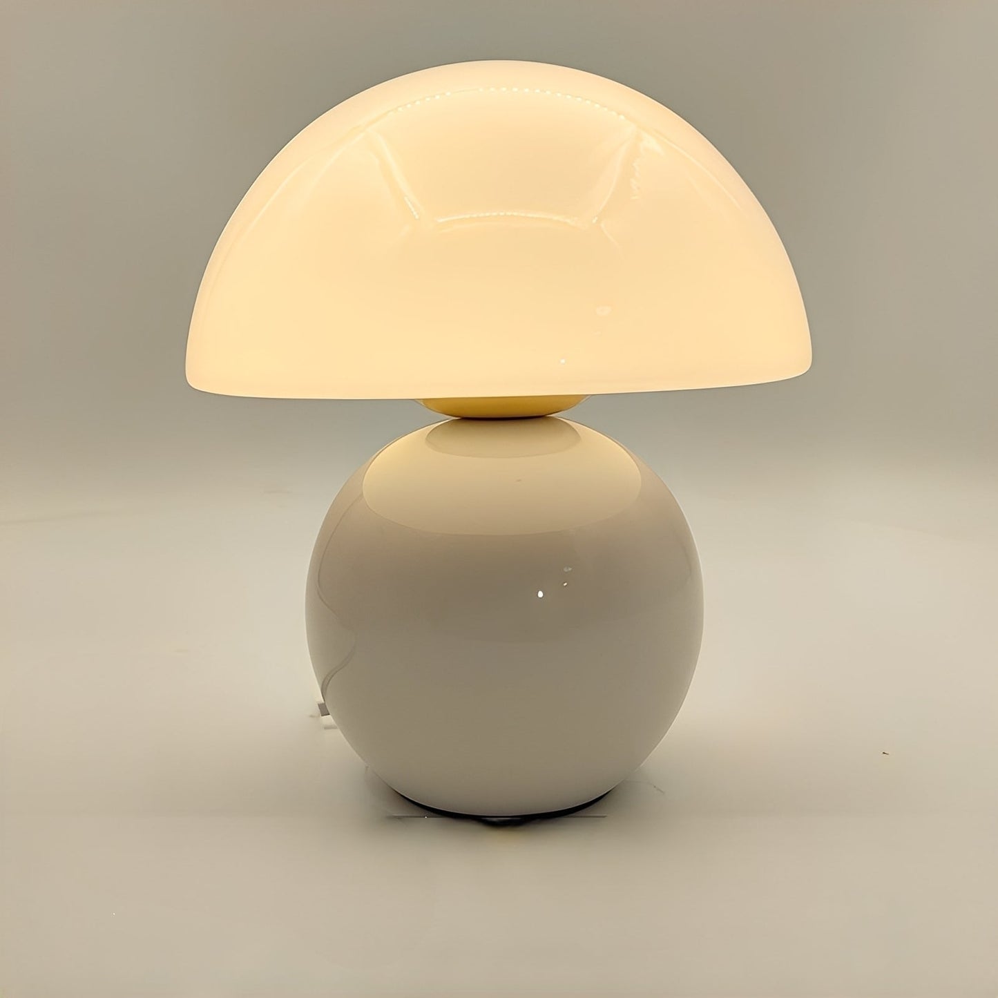 Mira – Nordische Keramik-Tischlampe