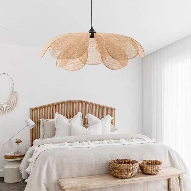 Aurelia – Handgemachte Rattan-Blüten-Pendelleuchte