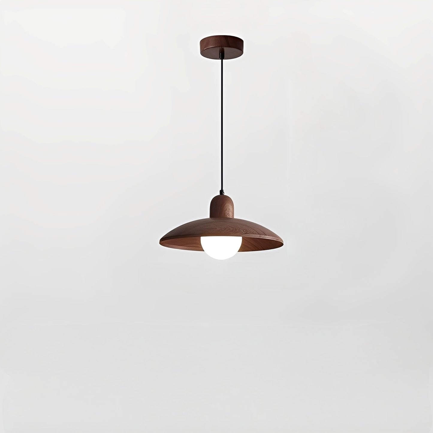 Ylva – Hängeleuchte im Walnussholz-Design