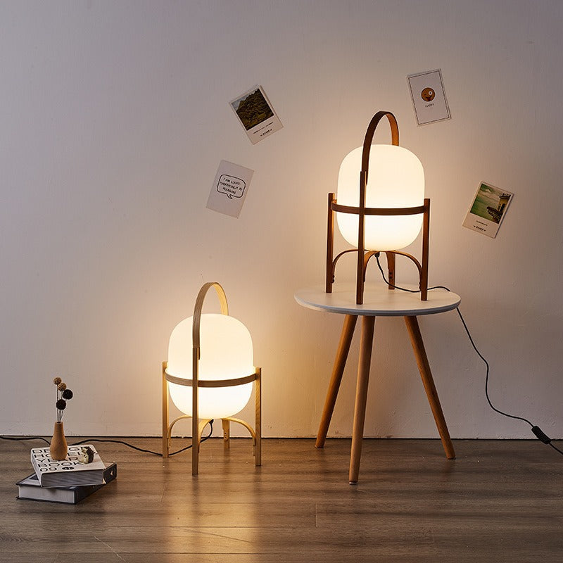 Malin – Holz & Glas Standlampe