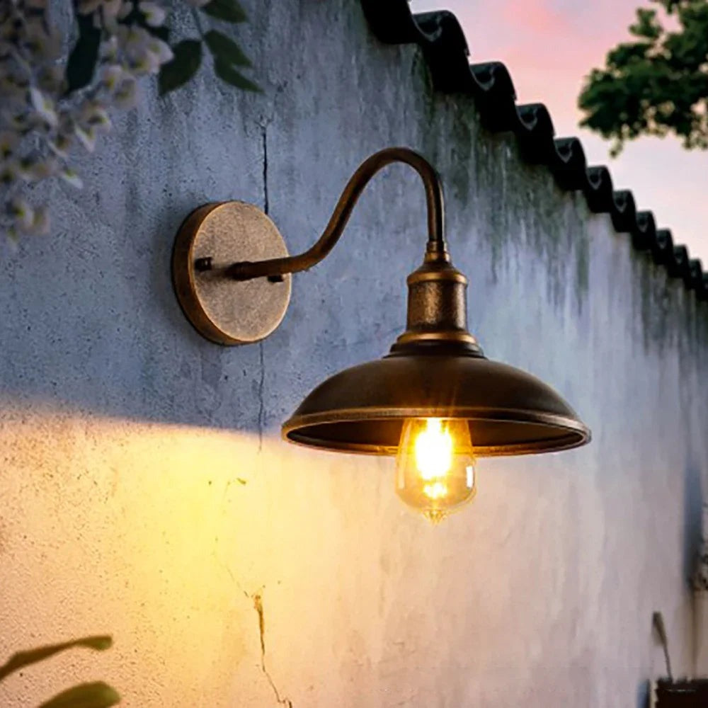 Lean – Retro Eisen Wandlampe