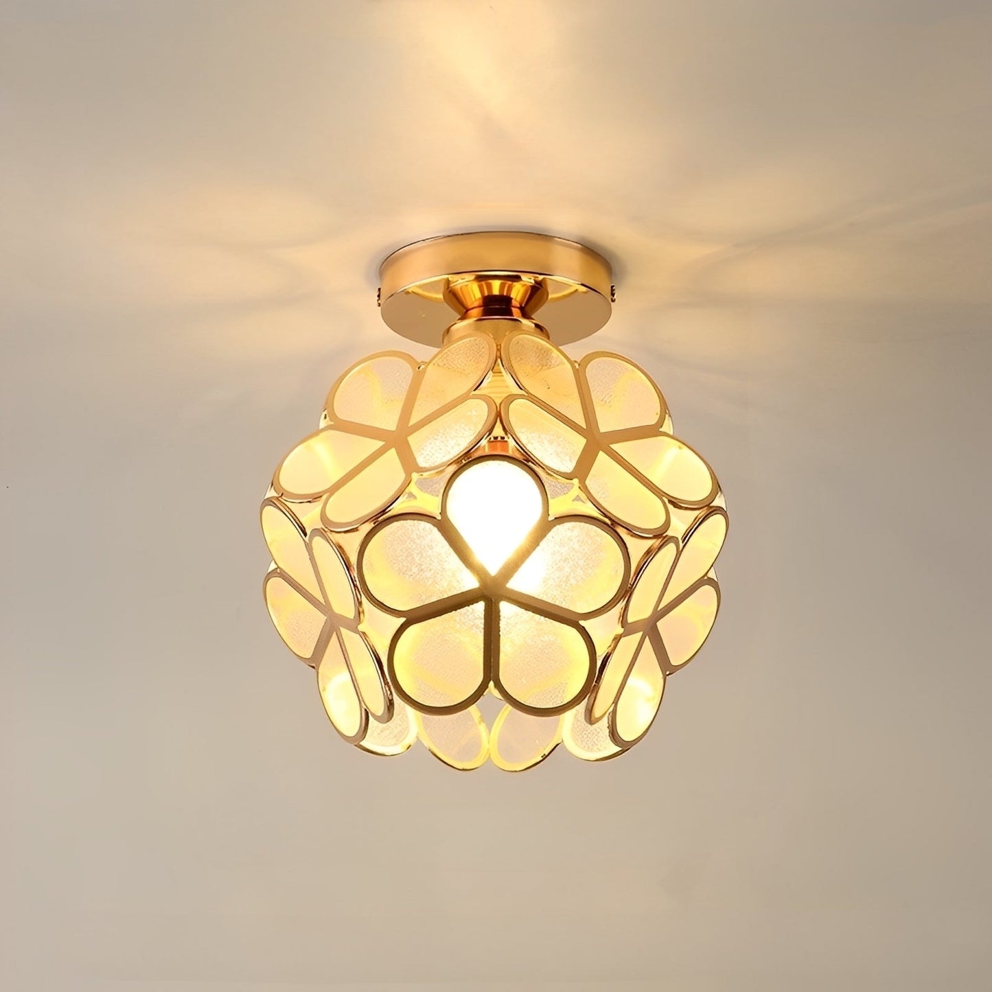 Floria – Deckenleuchte mit Buntglas im Retro-Design
