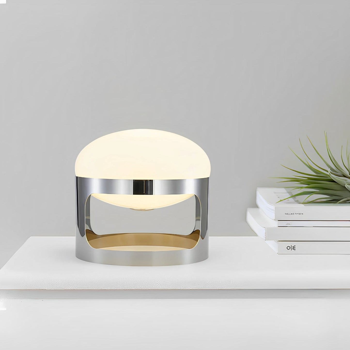 Lior – Edelstahl-Tischlampe im modernen Luxusdesign