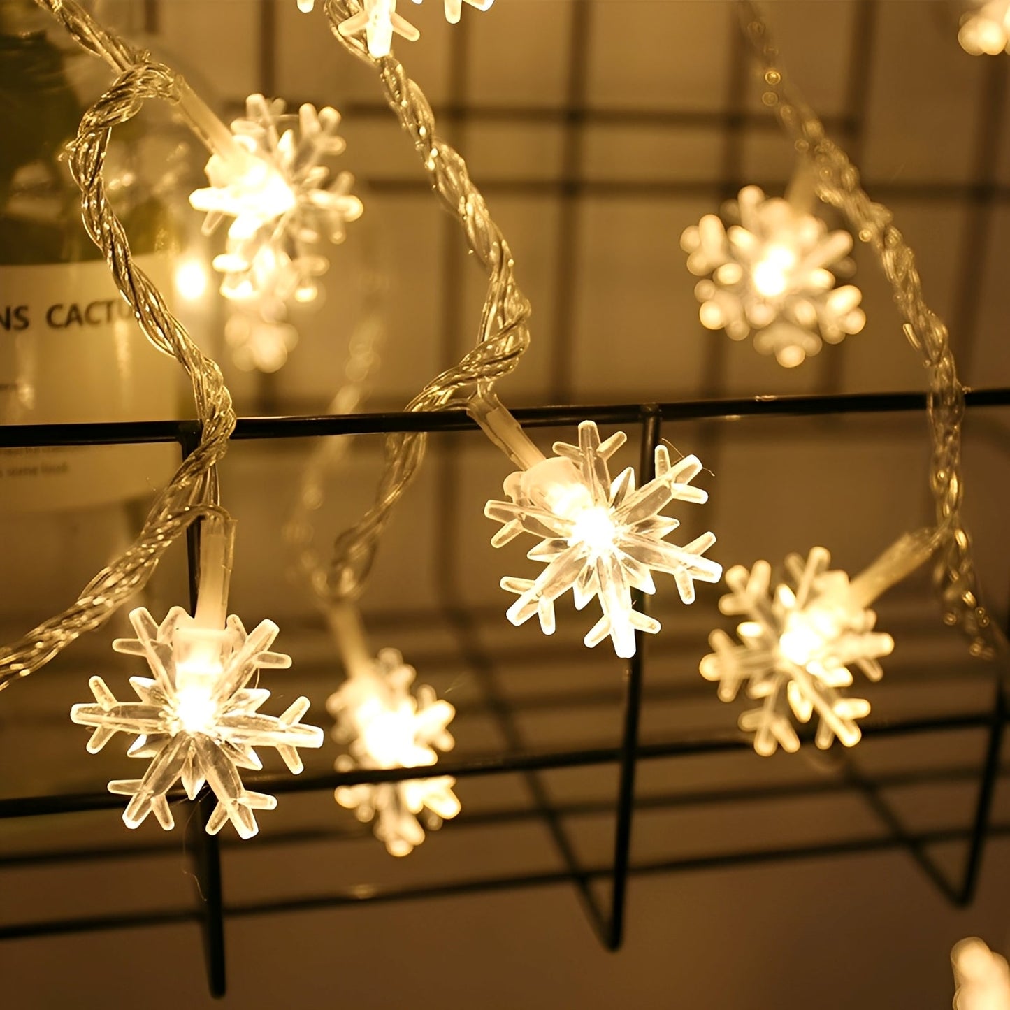 Eira – Schneeflocken-Lichterkette mit Fernbedienung