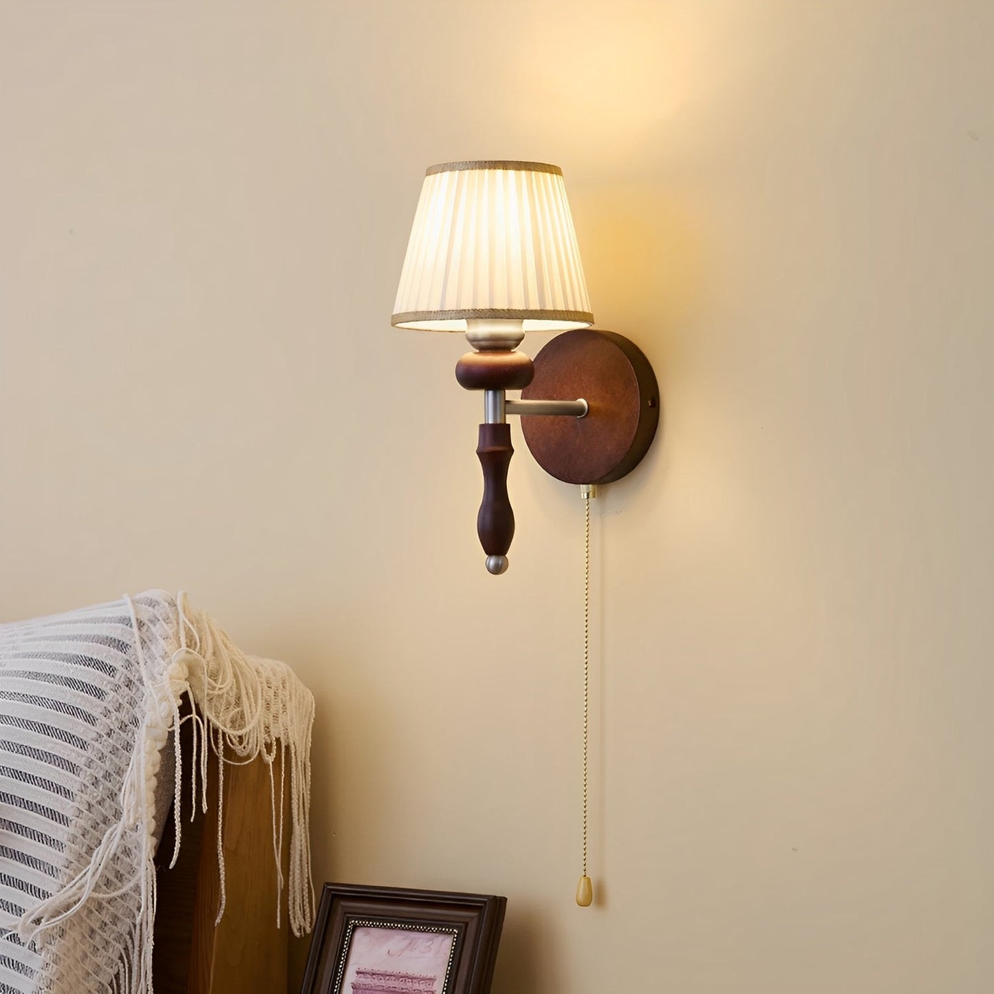 Inea – Von Mittelalter inspiriertes Wandlicht