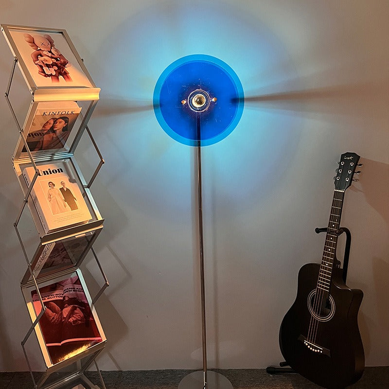 Mira – USB-Stehlampe mit Farbwechsel