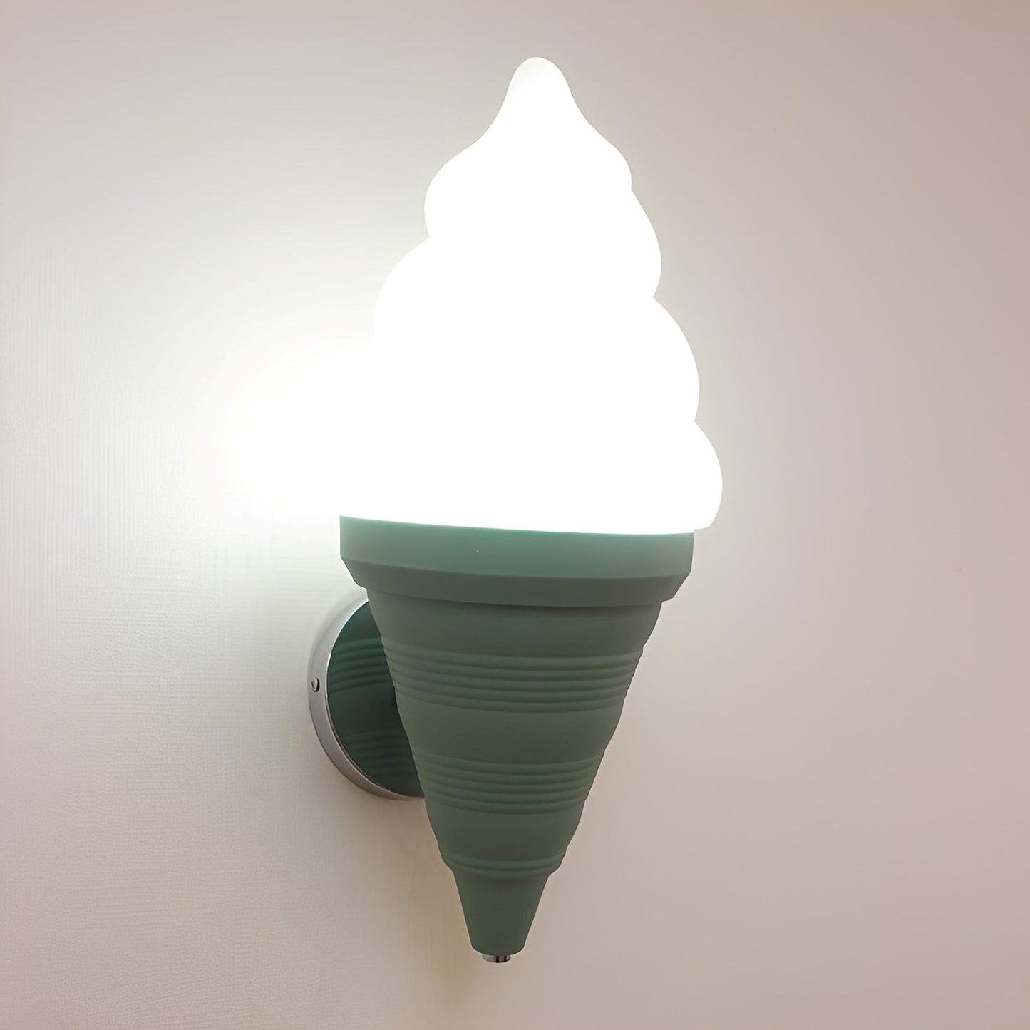 Gelato – Wandlampe im Eiscreme-Design für spielerische Wohnakzente