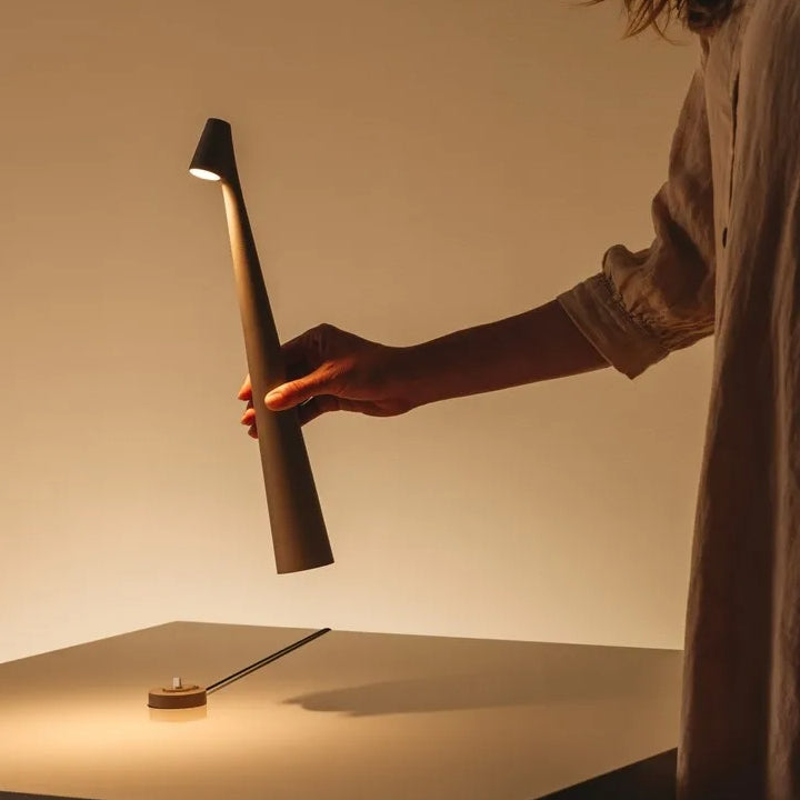 Moderne kleine Tischlampe für Nachttisch