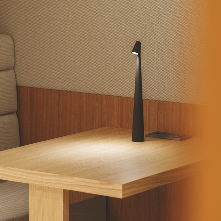 Moderne kleine Tischlampe für Nachttisch