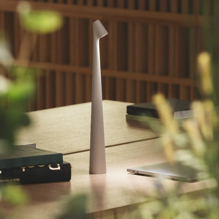 Moderne kleine Tischlampe für Nachttisch