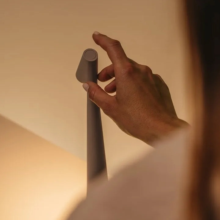 Moderne kleine Tischlampe für Nachttisch