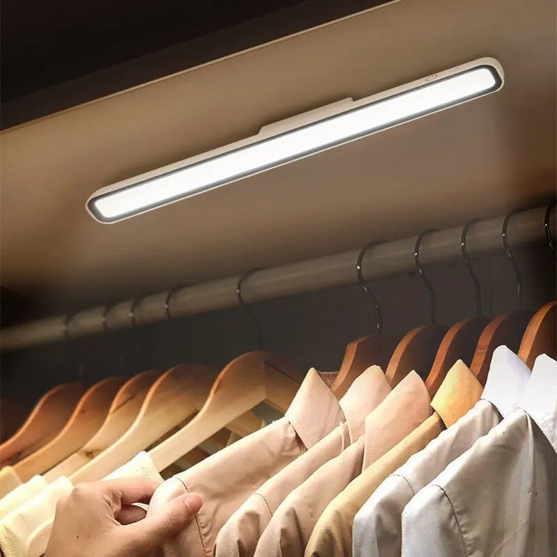 MagnetoDesk – Wiederaufladbare Schreibtischlampe mit Touch-Steuerung