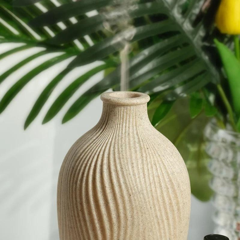 VaseMist – Ultraschall Aroma-Diffusor in moderner Vasenform aus Kunstharz