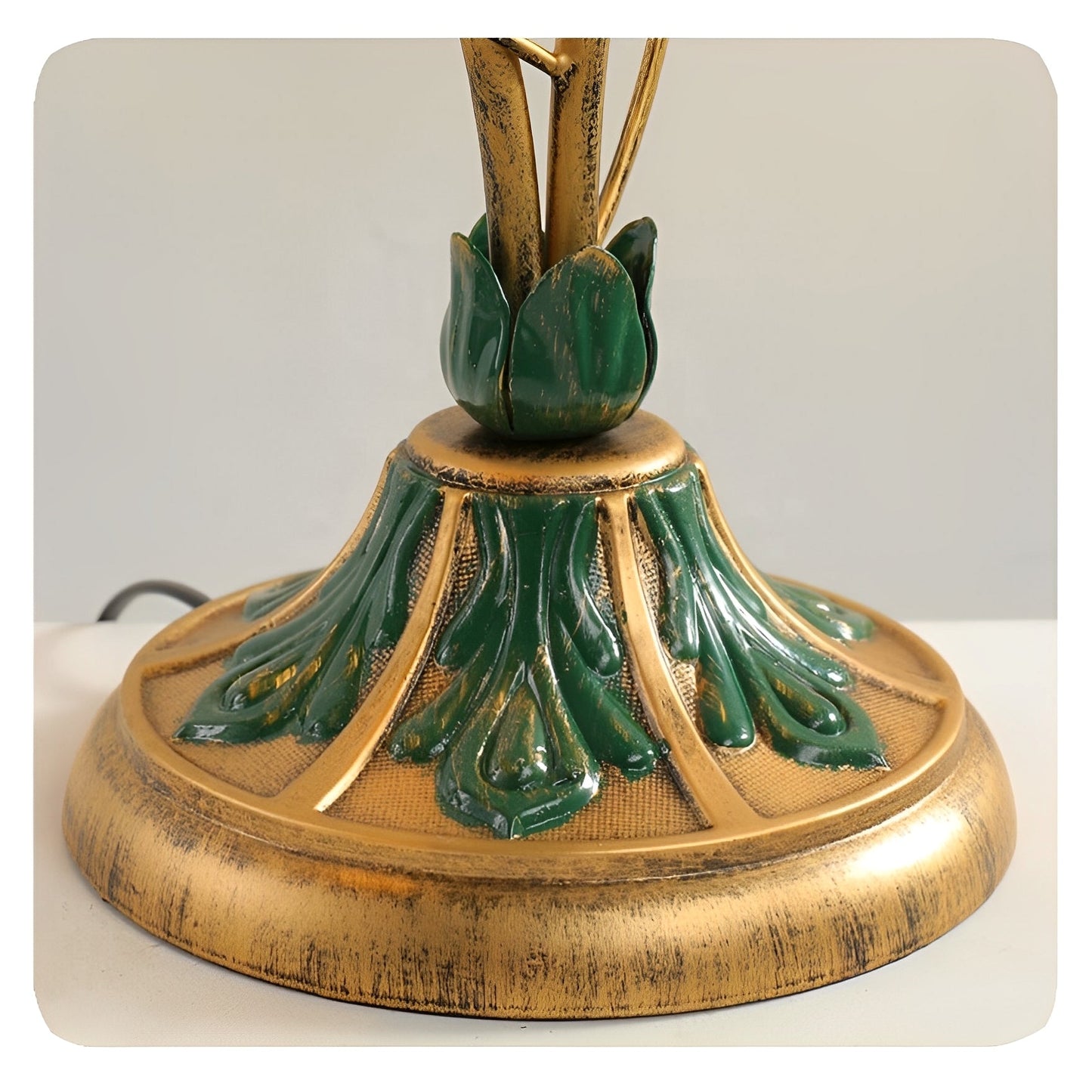 Ella – Französische Blumenschreibtischlampe