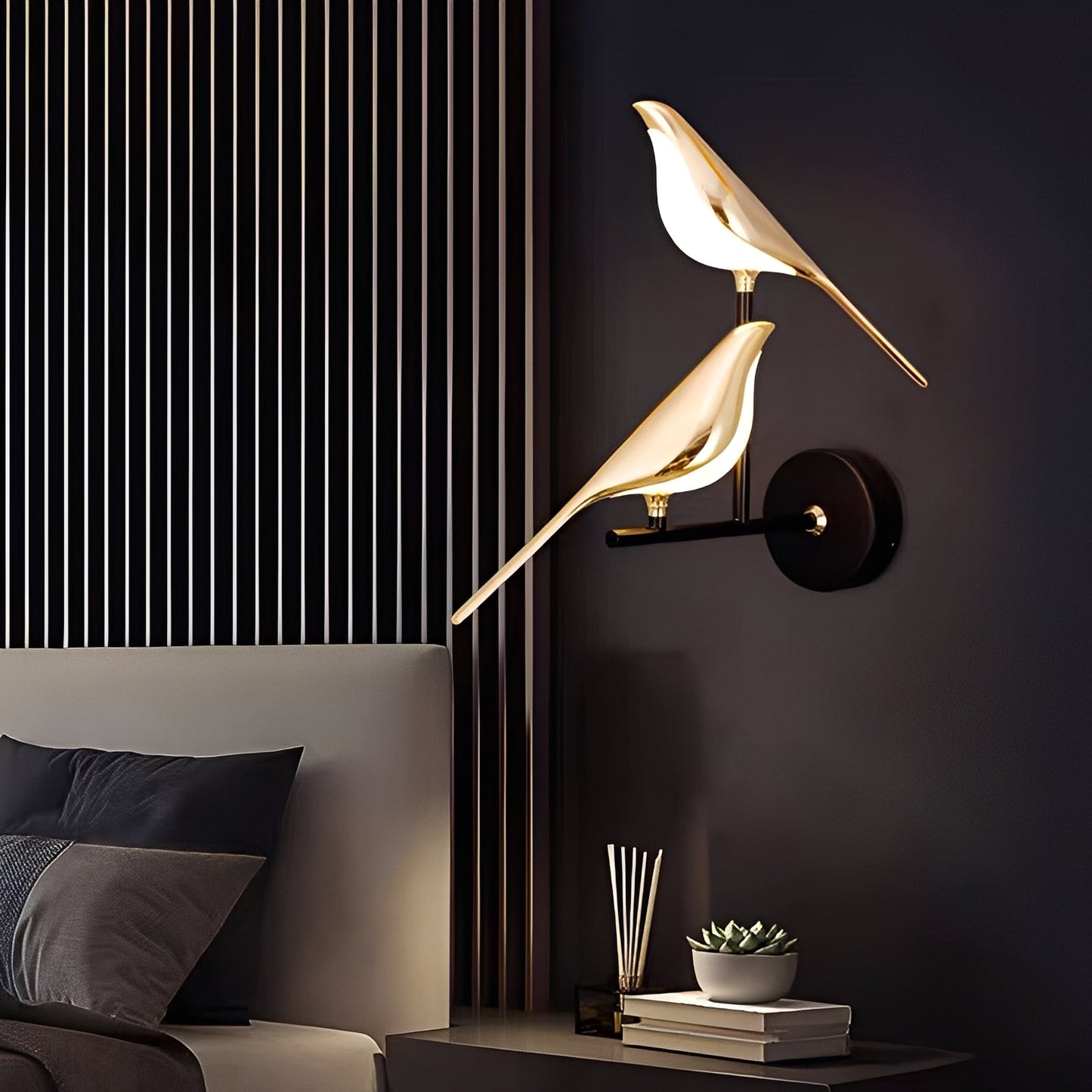 Amira – Kreative Wandlampe in Vogel-Form
