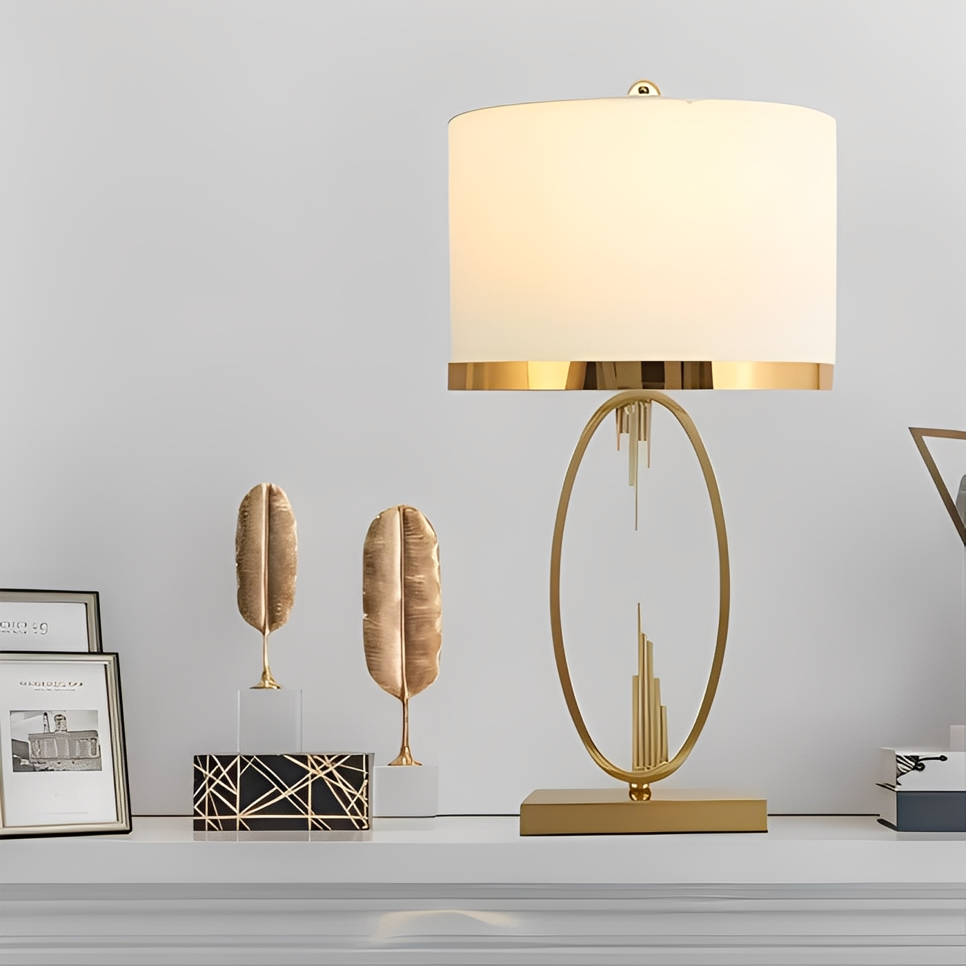 Miles – Edle Tischlampe im modernen Stil